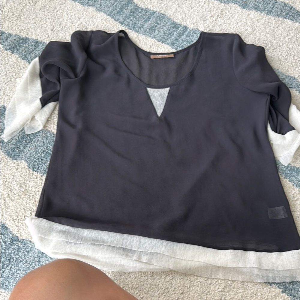 Women's gray and White Top